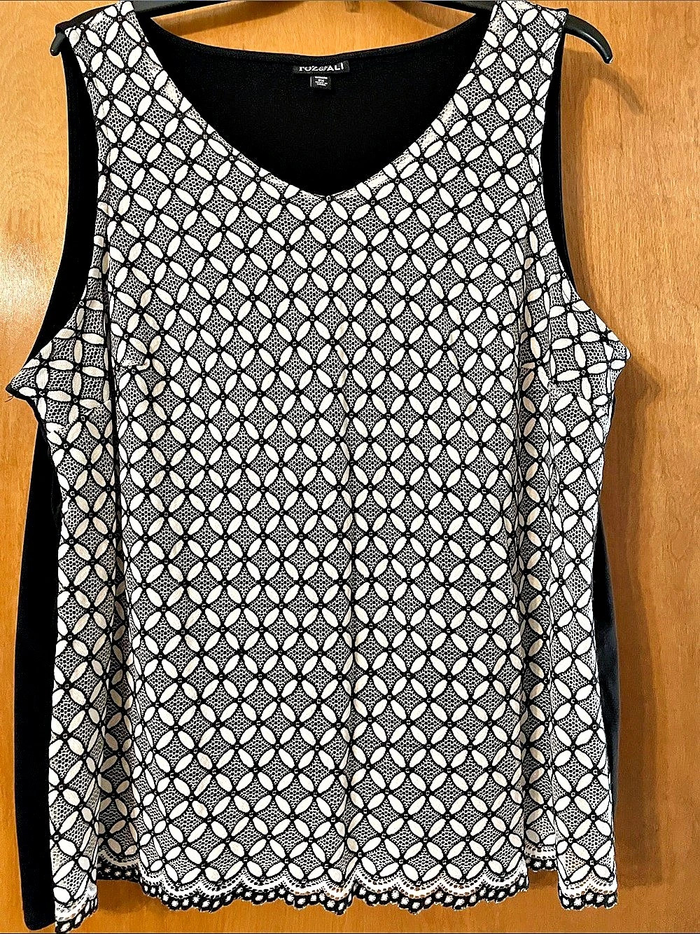 Roz & ALL Geometric Lace-Hem Tank Top Black & White 2X